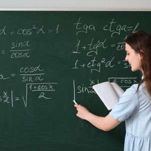 El Arte de Calcular Raíces Cuadradas: Ejemplos y Ejercicios Resueltos