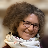 María L.