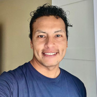 Profesor - Junior Leon