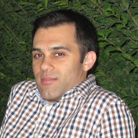 Profesor - Mani Rezaeirad