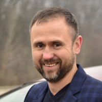 Profesor - Yevhen Holota 