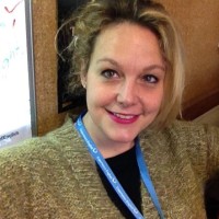 Profesor - Chloe Graham