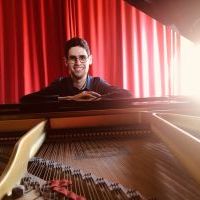 Profesor - Adrián Hurtado