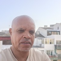 Profesor Leo Maitland - BuscaTuProfesor