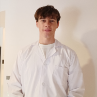 Profesor - Luke Delany