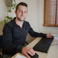 Profesor Christopher Catling - BuscaTuProfesor