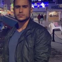 Profesor - Raúl Saavedra