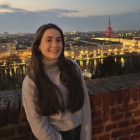 Profesor Inés García - BuscaTuProfesor