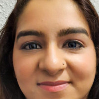 Profesor - Madiha Younus