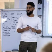 Profesor - Imran Khan